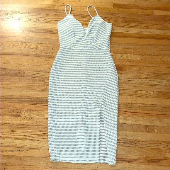 Dresses & Skirts - LWD LITTLE WHITE DRESS -✨🌟